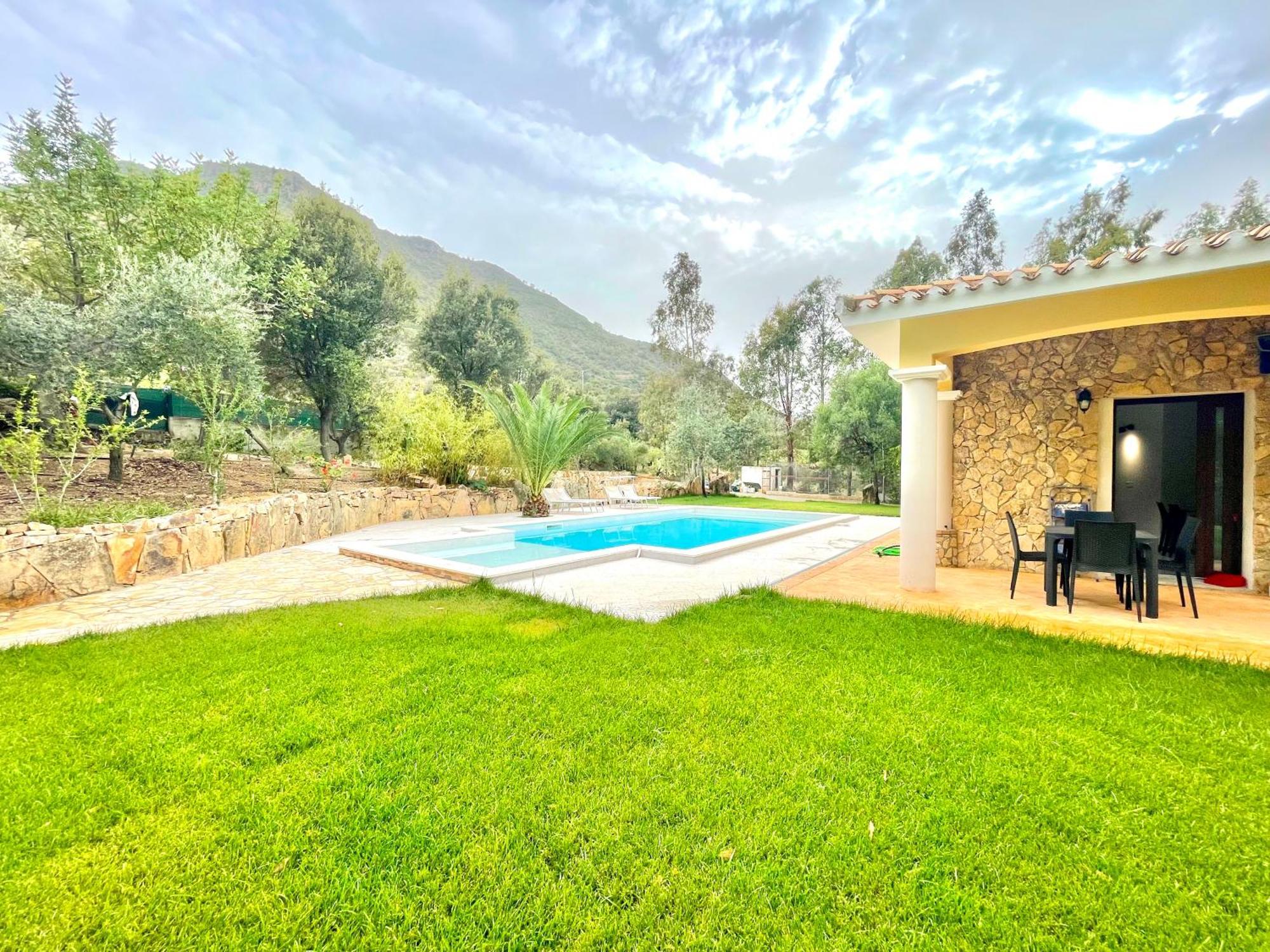 Villa With Pool Cardedu Ngoại thất bức ảnh
