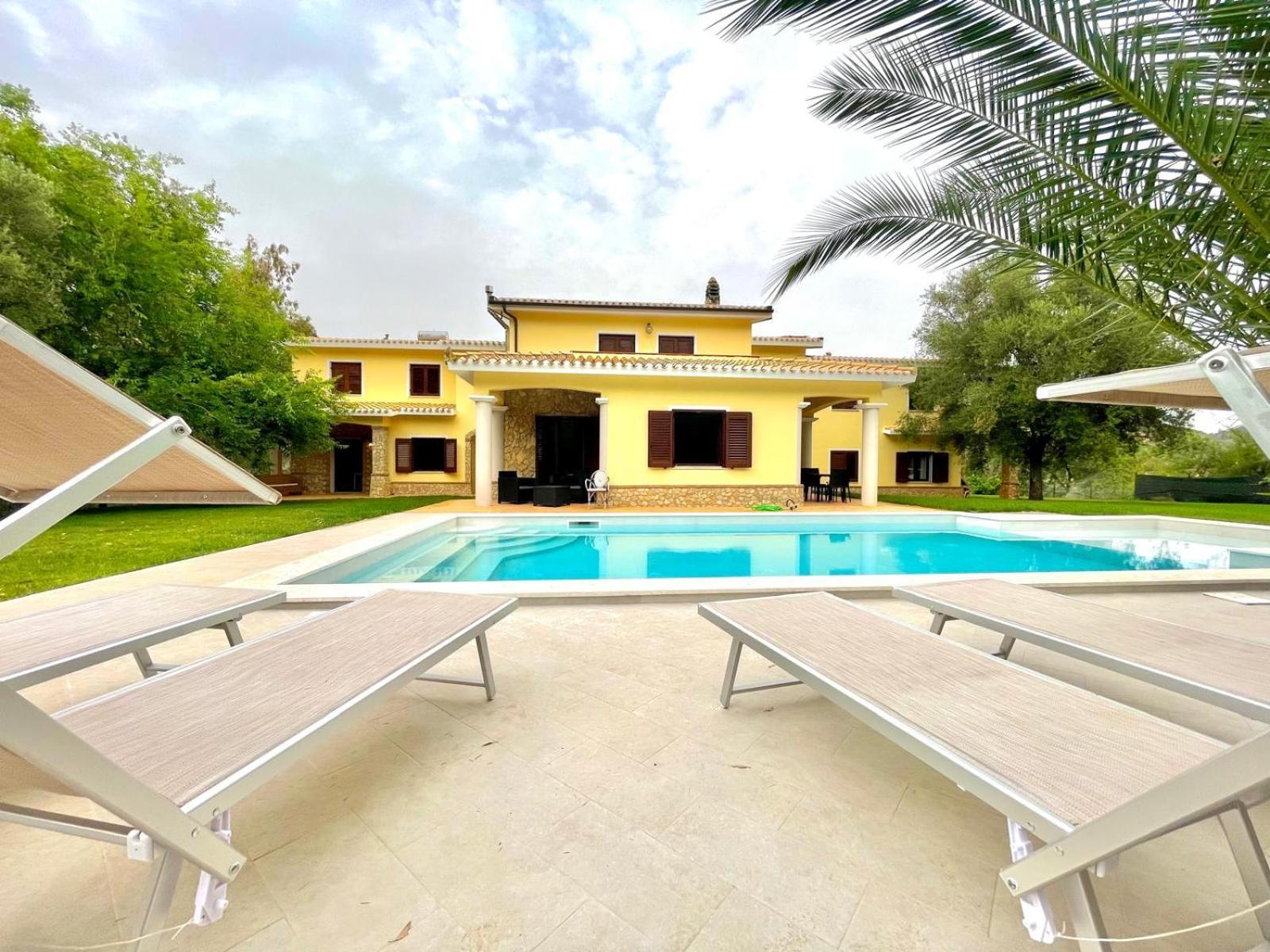 Villa With Pool Cardedu Ngoại thất bức ảnh