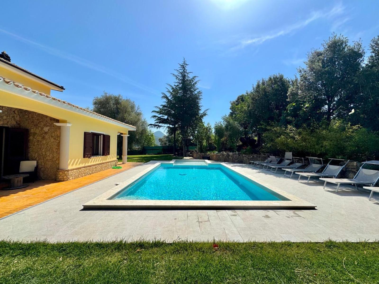 Villa With Pool Cardedu Ngoại thất bức ảnh