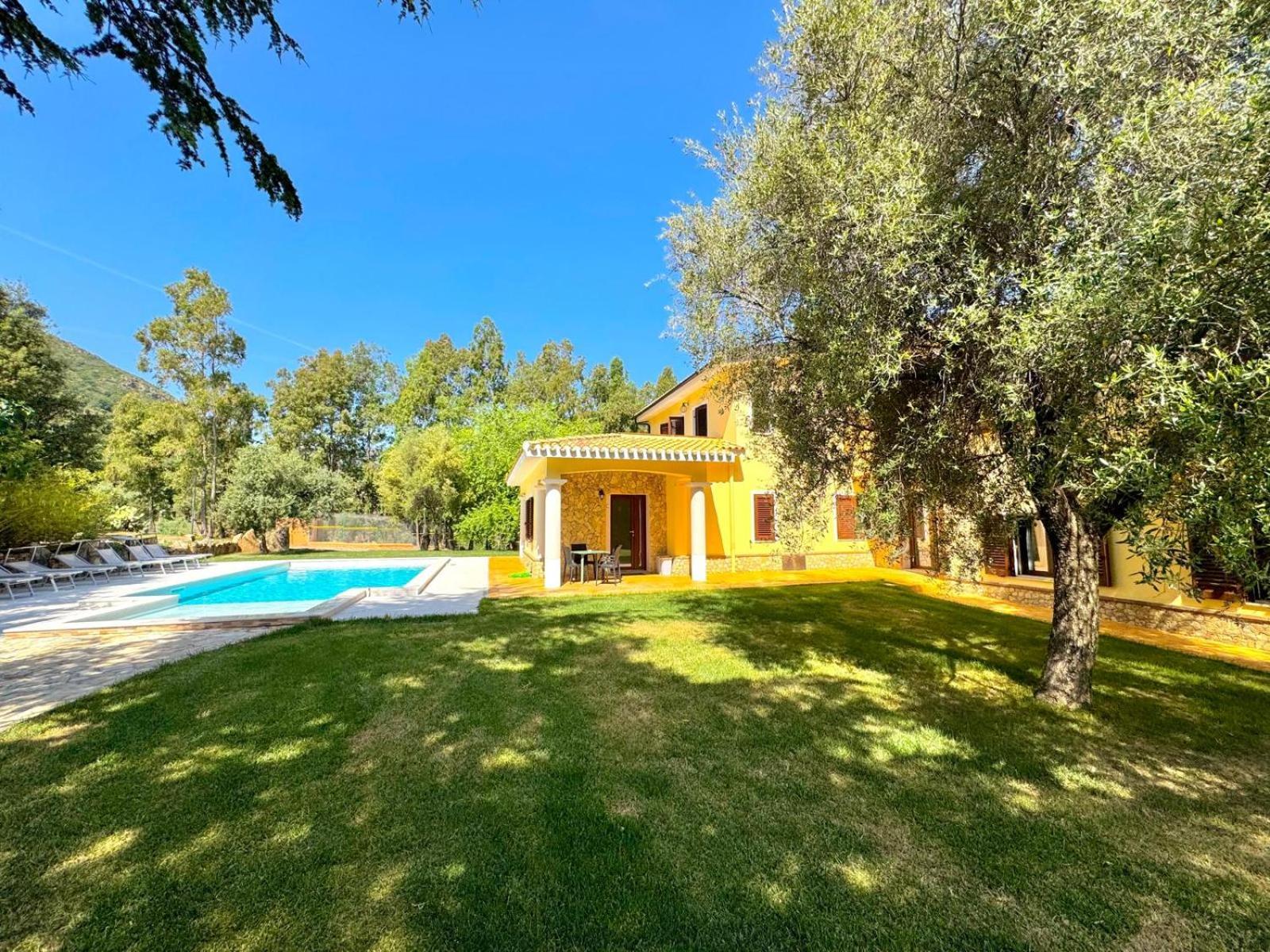 Villa With Pool Cardedu Ngoại thất bức ảnh